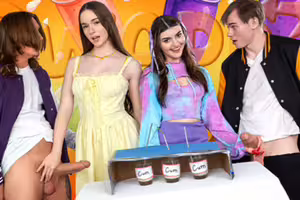 Julia James, Hazel Moore – Two Cum Smoothies Coming Up