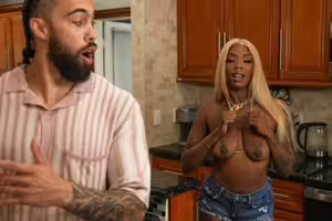 Stephanie Raee – Ridiculously Hot Roommate