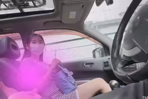 fc2-ppv 4791935 8/24 logA：米娜激動人心的車內口交和第一次吞嚥就在她旁邊的汽車| FC2電子市場