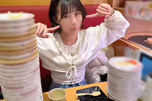 fc2-ppv 4826950 [罕見/比較②] 就像懷孕一樣！與大肚腩女朋友的奇聞趣事性愛（20）強大的女牛仔姿勢，5厘米乳頭搖曳＆大量原始性愛和中出[業餘個人拍攝]| FC2電子市場