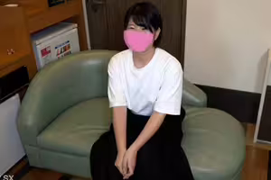 fc2-ppv 4798858 ♀186 明日香單純又充滿笑容，當然還有陰毛。當她檢查內褲時，她臉紅了。她在鏡頭前赤身裸體、害羞，但她在生陰莖上呻吟，最後得到了一半在外面、一半在裡面的精液 ★ 獎勵：未經審查的陰道內攝像機 | FC2電子市場