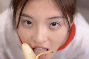 麻豆传媒MD0044兄妹蕉谈.林予曦.芭蕉香蕉分不清.哥哥手把手教学.近亲荒唐性爱