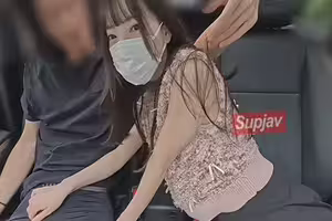 FC2PPV 4848924 琴音醬，她有著稚嫩的外表，讓你感覺自己好像在做一些壞事，她在車裏給我口交並吞下了我的精液。[有]