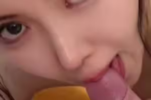 校花女友白皙肌肤苗条身姿口交吃鸡巴销魂无比