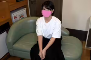 FC2-PPV-4798858 ♀186 素朴で笑顔あふれるあすかちゃんはもちろん陰毛あり パンティチェックに赤面 カメラの前で丸裸で恥ずかしがるが、生ちんぽに喘いで最後は半外半中出し　★特典で無修正と膣内カメラ