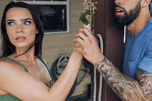 Ivy Ireland, Lucy Foxx – Swamped