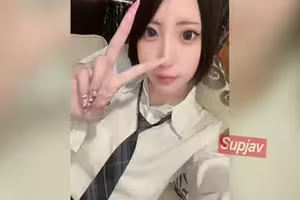 FC2PPV 4854091 [無碼] 放學後與身穿短發制服的超級S級美女約會！早熟的18歲少女，敏感的私處反復高潮，被活塞般的精液灌滿！