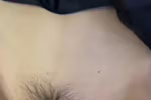 海角社区.朋友在厨房做饭跑到她妹妹房间去干她妹妹