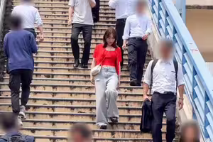 fc2-ppv 4802106 【街拍→原始性愛】撿到巨乳超萌JD 中出打賞| FC2電子市場