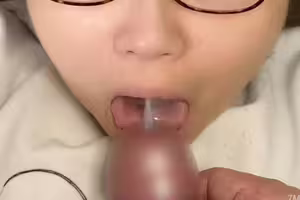 fc2-ppv 4812353 【個人拍攝】舔舐大屁股肉小便池，只為取出精子而拼盡全力。超越性行業的最佳服務【29借來的女人】| FC2電子市場