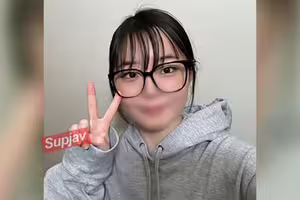 FC2PPV 4846759 【3/3迄1290pt】【初撮】※特典付 19歳文学部のガリ勉ムスメ。あどけないJDが(金)欠で撮影応募。おじさんに激しく突かれ痙攣しながら白目、 【中はダメ】と言っても無視！剛毛マンコに中出し | FC2コンテンツマーケット