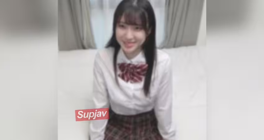FC2PPV 4968831 【廃版】永久保存版――のちにアイドルグループへ加入する「学.年一の美女」と呼ばれた色白清楚な～18歳。アイドルになる前の衝撃映像。LIVE