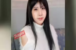 FC2PPV 4830375 【無碼】一位擁有傲人身材的F罩杯美女！她也超級喜歡玩點刺激的，而且非常主動⤴ 她先是口交並吞精，然後是塗抹潤滑油的強力手淫，最後是三次射精。附贈高清視頻。