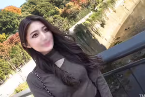 fc2-ppv 4930952 數年前還以天氣小姐身分活躍的已婚女性，向往平凡生活而退休，但缺乏刺激讓她壓力MAX！為了回憶過去而進行的濕身中出性愛 | FC2電子市場