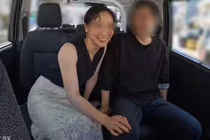 fc2-ppv 4779204 在公園停車場中出性愛！一個變態的已婚婦女的令人心碎的汽車性愛，她的陰戶在危險的情況下被弄濕了 [Off Paco] | FC2電子市場