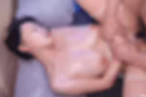 fc2-ppv 4827212 【兩周半價！】彈出的H罩杯！我正在按摩她的大乳房，忍不住把我的雞巴撞進她的體內！她高潮了！！| FC2電子市場