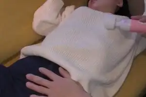 FC2PPV-1294880 【個人撮影】愛する一人娘を預けて昼間に他人棒に酔う28歳のスレンダーな人妻