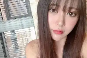 (正妹牆)甜美電眼賽車女郎「黃萱 Karen」緊身短裙好火辣!「車頭燈」也沒跟你客氣~ (正妹牆)甜美電眼賽車女郎「黃萱 Karen」緊身短裙好火辣!「車頭燈」也沒跟你客氣~