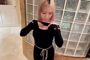 fc2-ppv 4815076 【近距離巨乳】零距離壓胸。當我被她光滑的皮膚和乳溝包圍的那一刻，我的理智被震撼了。| FC2電子市場