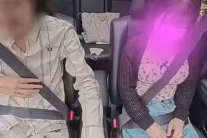 FC2-PPV-4819222 服の上からもで分かるメガトン級おっぱいのめいちゃんに車内フェラしてもらって口内射精＆精飲！！