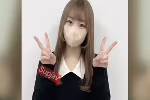 FC2PPV 4837397 與身高148cm、立誌成為美發師的嬌小美女共度激情一夜！