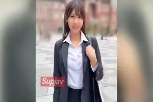 FC2PPV 4862899 *僅限首次* 一位在外國IT公司工作的28歲左右的美麗女性，在下班後的性愛中變成了一個淫蕩的蕩婦，陰道分泌物源源不斷。[口交射精