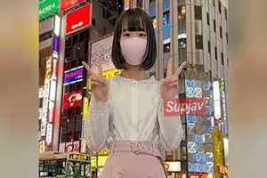 FC2PPV 4868949 近距離觀察我在歌舞伎町遇到的苗條美女的日常生活！角色扮演口交！甚至還有無套性交和內射？！