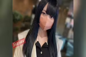 FC2PPV 4868569 一位在APP上發現的奇跡地下偶像登場啦！我們在她下課回家的路上給了她滿滿一管精液！