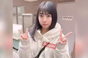 FC2PPV 4925888 7/7まで990pt!!【特典付き!】上京したての小柄な関西女子。オカネのために再びハメ撮りバイト♡濃厚フェラでオチンポ様にご奉仕して色白美尻揉まれながら膣奥ピストンで孕まされる㊙映像‼LIVE