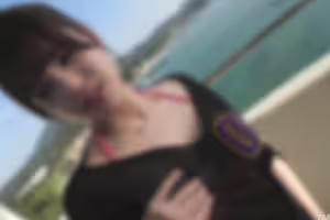 fc2-ppv 4938915 [超可愛的女友自拍] 無修圖【完全露臉！解除臉部馬賽克】樂園度假酒店陽台➡害羞中口交服務到死～***內射兩連發！永久保存版！ | FC2電子市場
