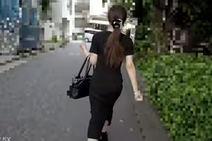 fc2-ppv 4792519 【素人肉尿壺墮落系列】第37彈！Mayu（25）在廣告公司“小魚男變態送貨女”工作| FC2電子市場