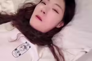 害羞女友初嚐淫乱游戏-乔乔